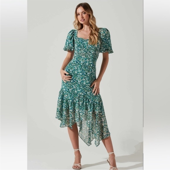 Astr Dresses & Skirts - ASTR Floral Asymmetrical Hem Midi Dress Sweetheart Balloon Sleeve Ruffle Green M